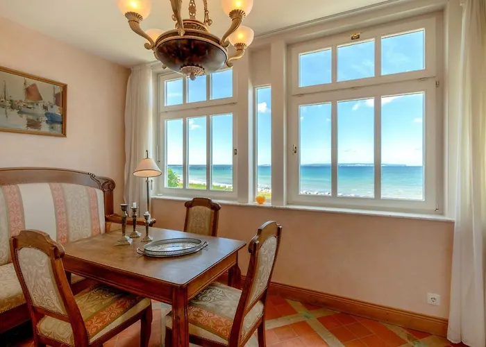 Villa Strandeck - Ferienwohnungen direkt am Strand